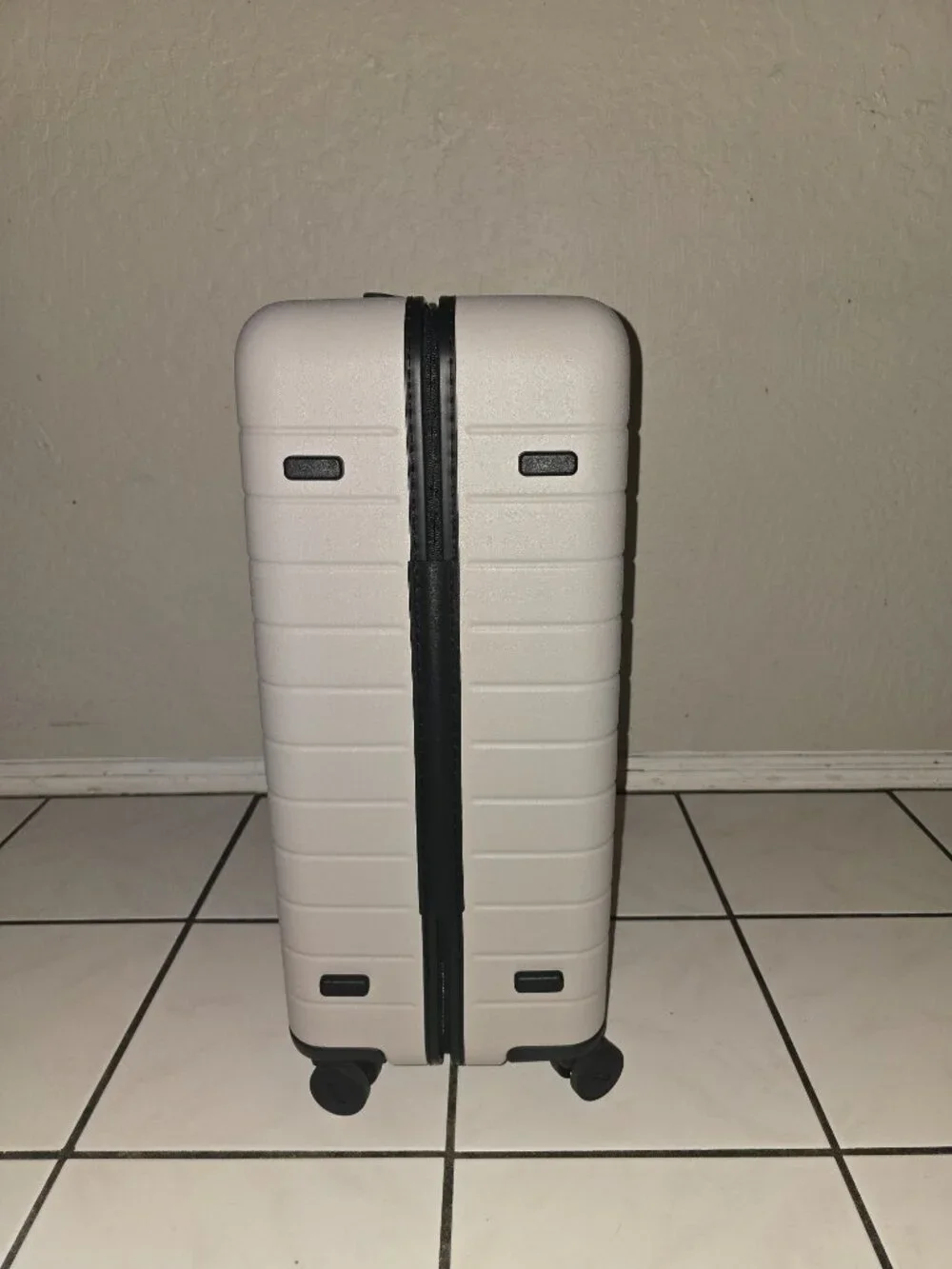 Away Medium Checked Luggage Hard Shell Suitcase with Spinner Wheels CLOUD GRAY